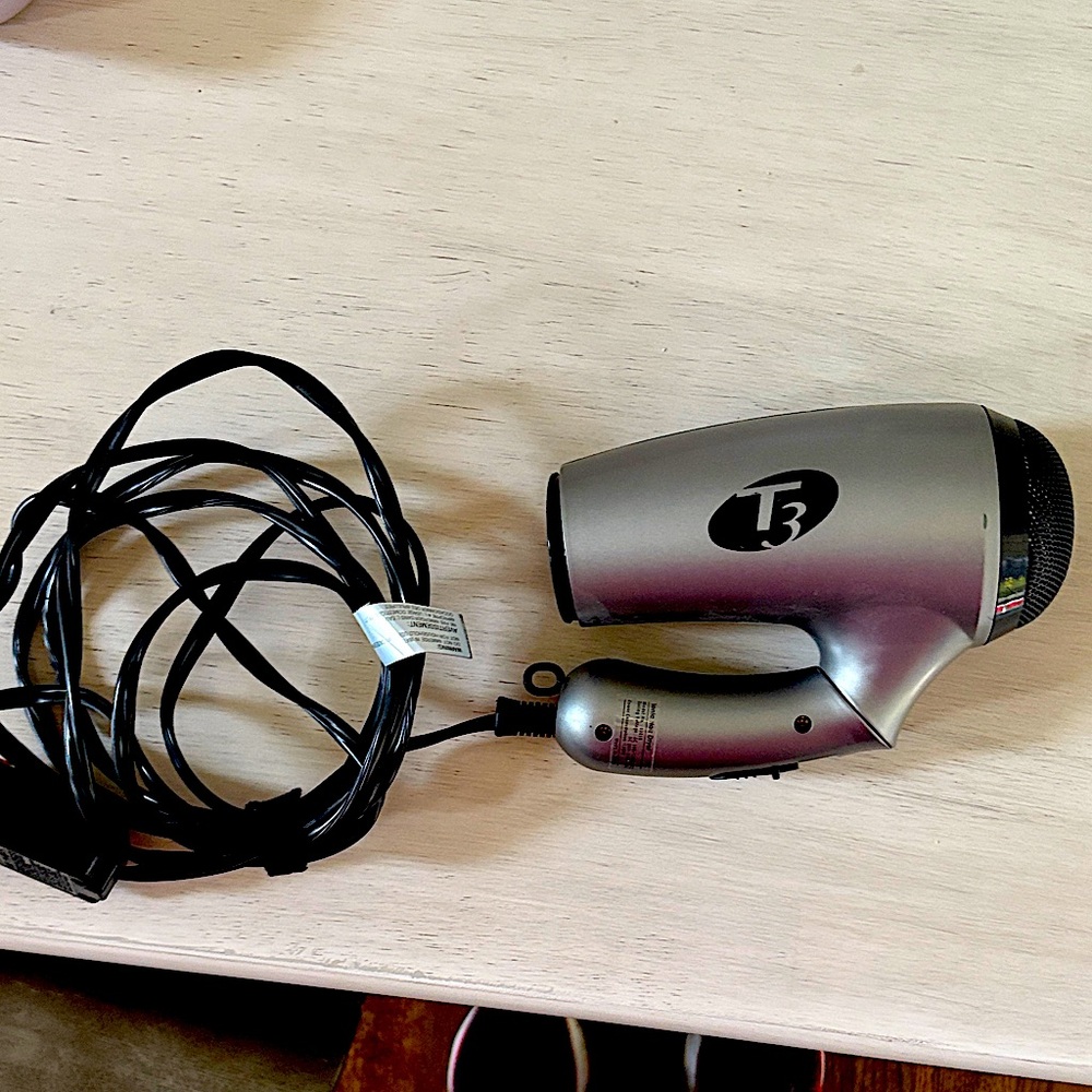 T3 Bespoke overnight foldable travel hair dryer